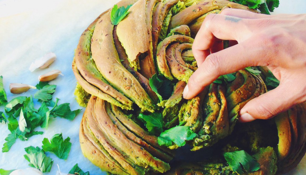 Green Braided Garlic Bread theindigokitchen